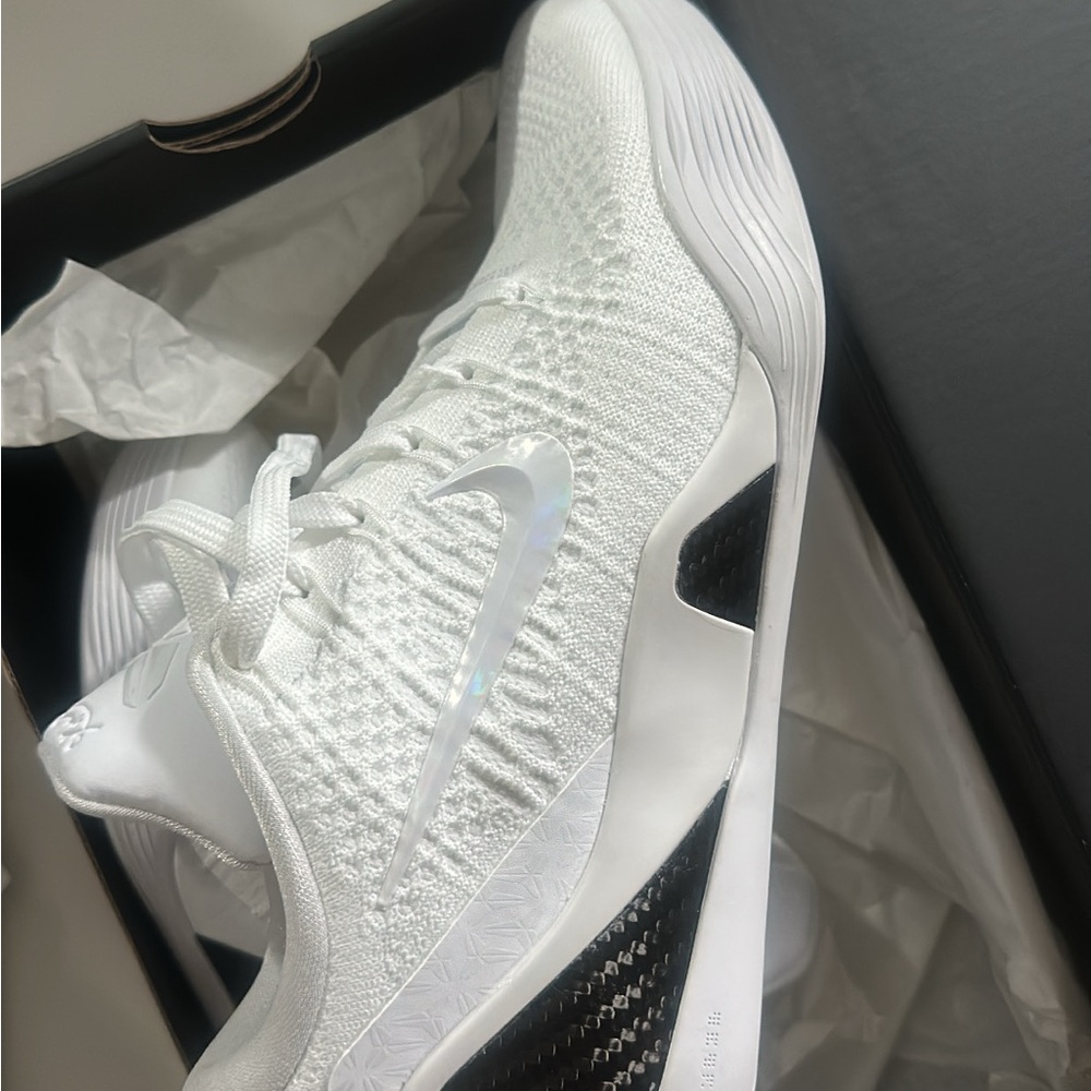 Nike Women's White KOBE PROTRO Sneakers ‼️